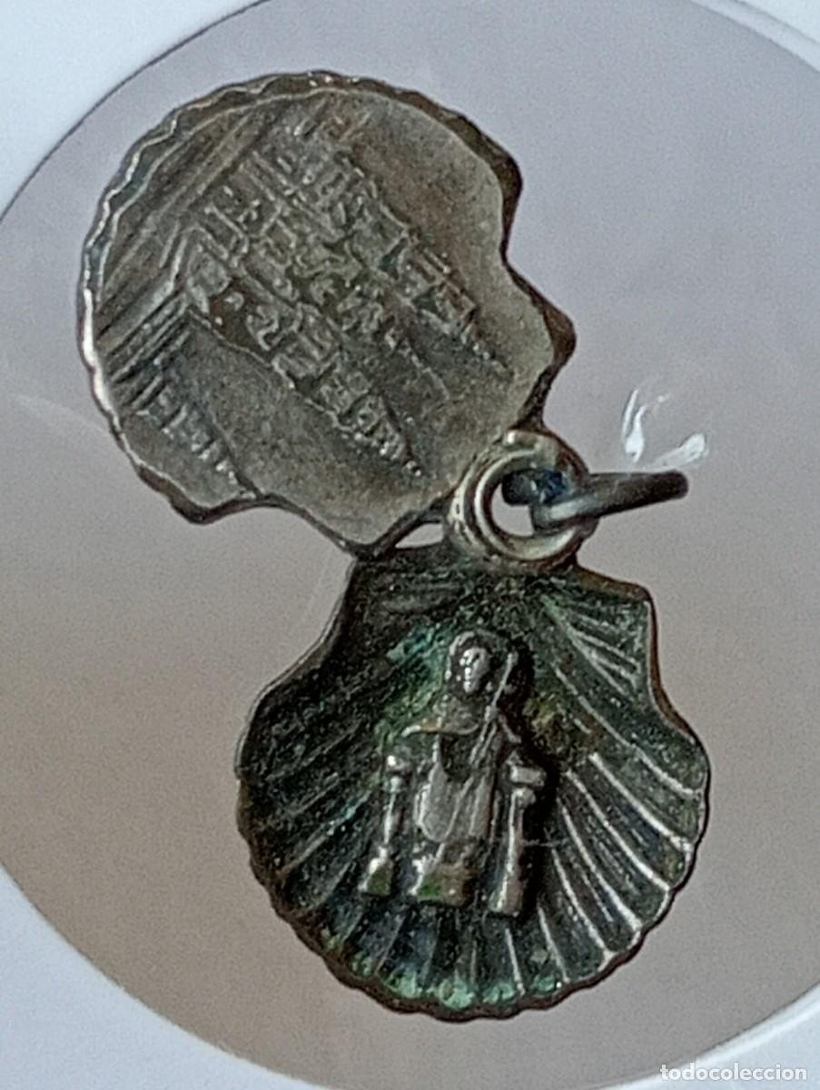 Antig&uuml;edades: MEDALLA ANTIGUA RELIGIOSA DE SANTIAGO DE COMPOSTELA CONCHA SIGLO XX DOBLE CARA CON CRISTO