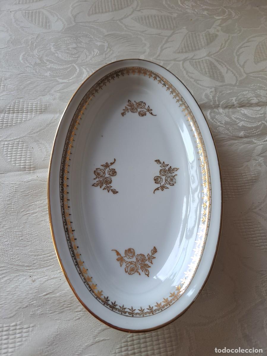 Antig&uuml;edades: Bonita fuente oval de Porcelana de Chartres/S/Cher - Limoges, decorada con oro