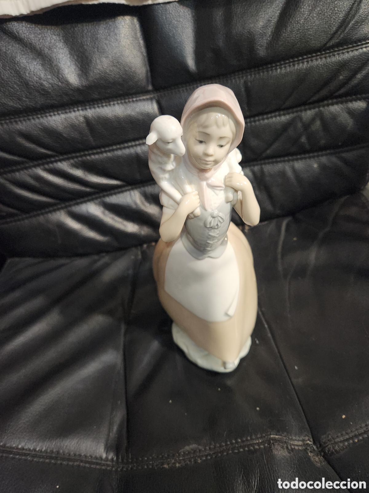 Antig&uuml;edades: FIGURA PORCELANA NAO ( LLADR&Oacute;). PASTORA CON CORDERO.