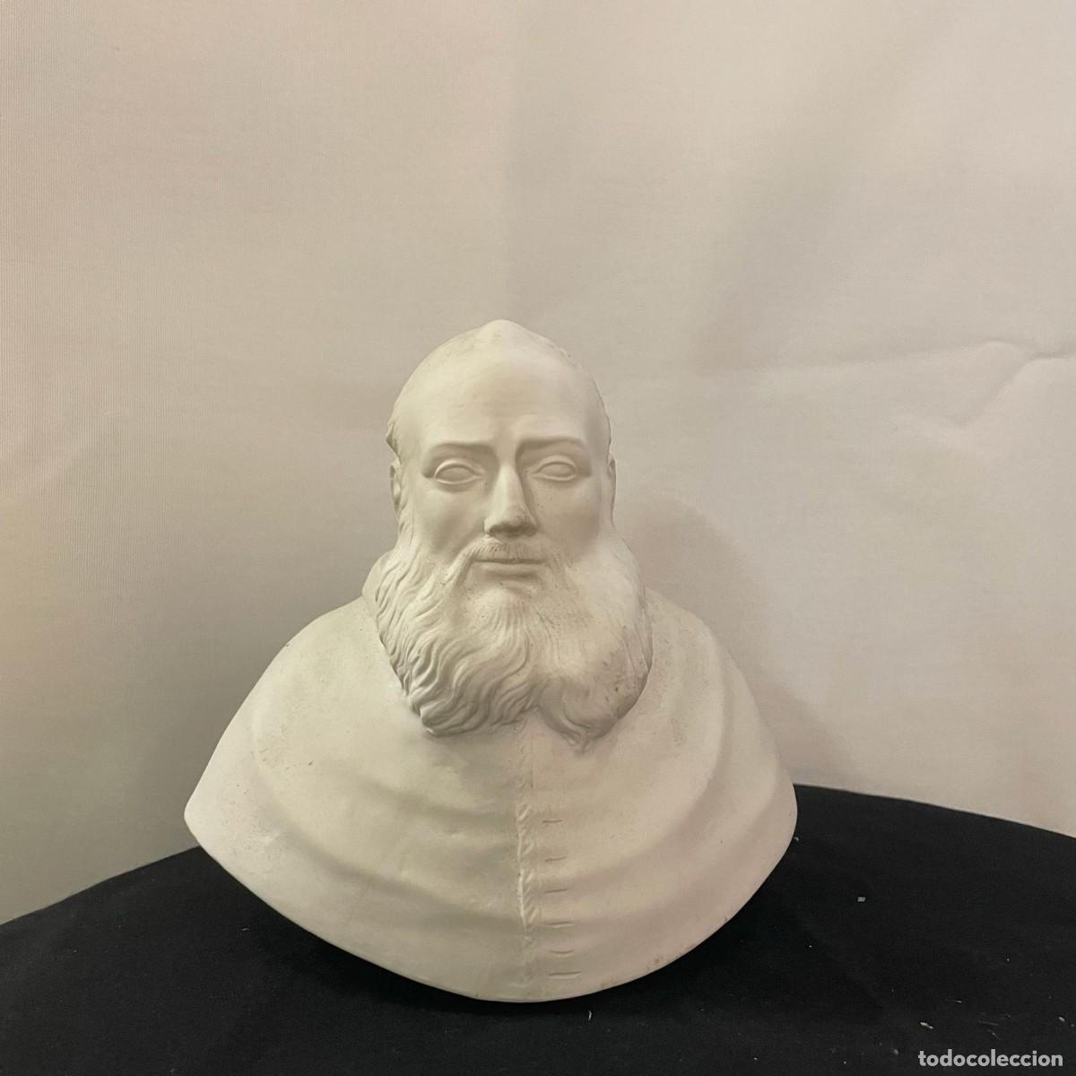 Antiguidades: Peque&ntilde;o busto decorativo en cer&aacute;mica biscuit que representa un monje cartujo del siglo XIX
