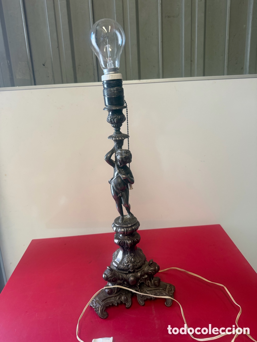 Antig&uuml;edades: L&aacute;mpara de mesa antigua querub&iacute;n Calami