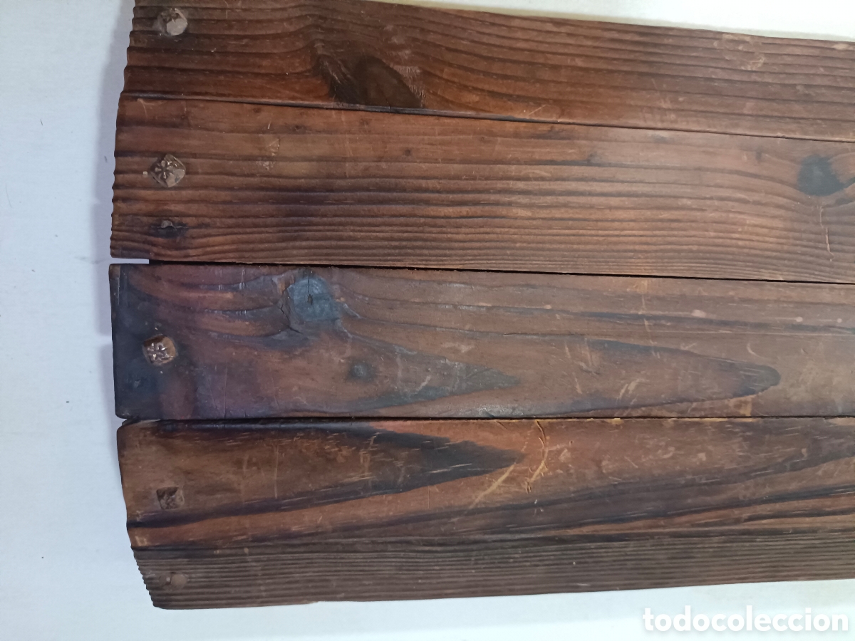 Antig&uuml;edades: Antigua tapadera de madera de un baul - Foto 2