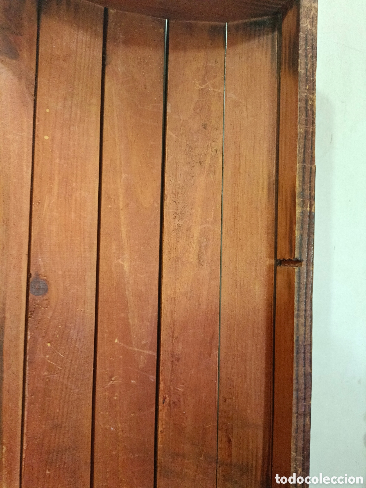 Antig&uuml;edades: Antigua tapadera de madera de un baul - Foto 10