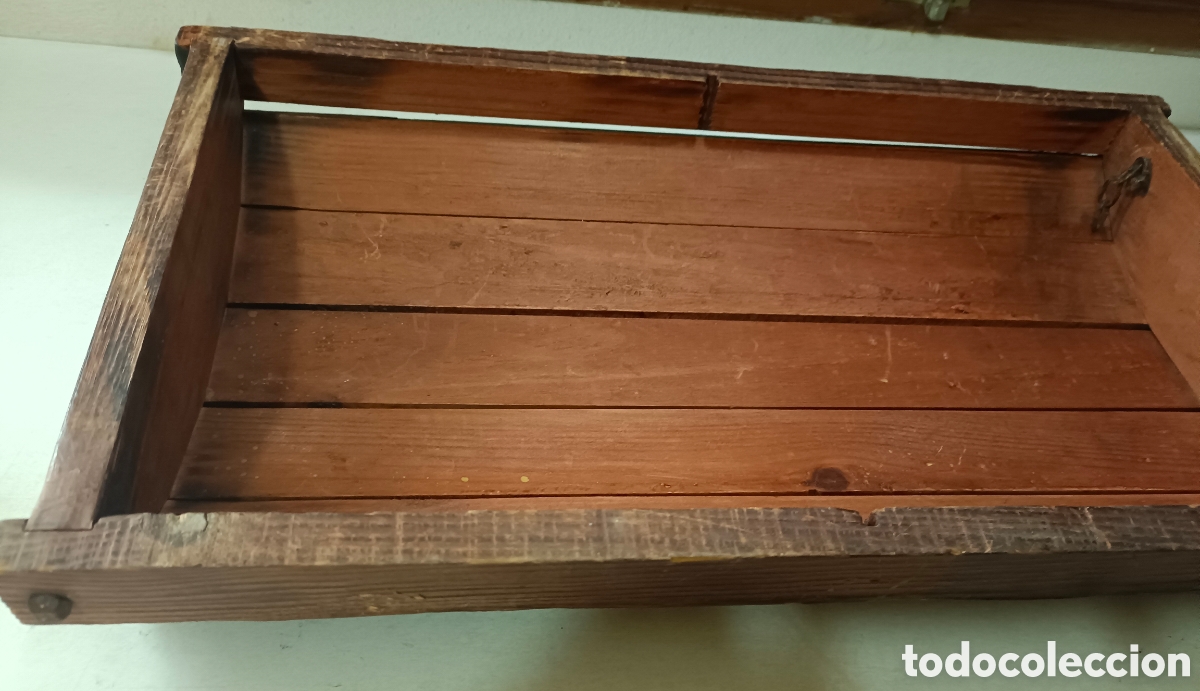 Antig&uuml;edades: Antigua tapadera de madera de un baul - Foto 12