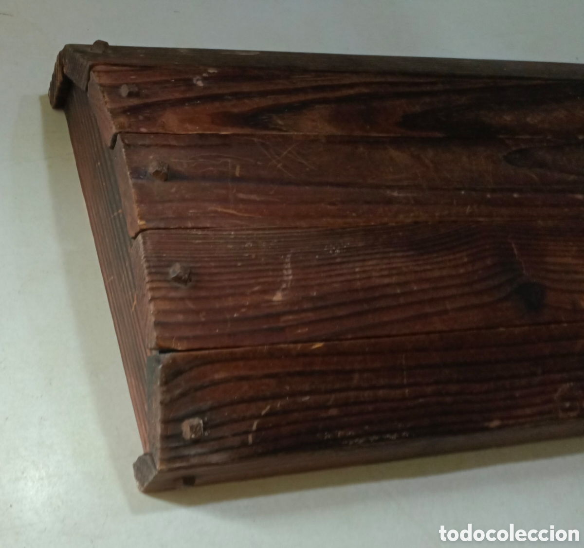 Antig&uuml;edades: Antigua tapadera de madera de un baul - Foto 13