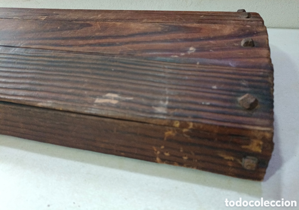 Antig&uuml;edades: Antigua tapadera de madera de un baul - Foto 16
