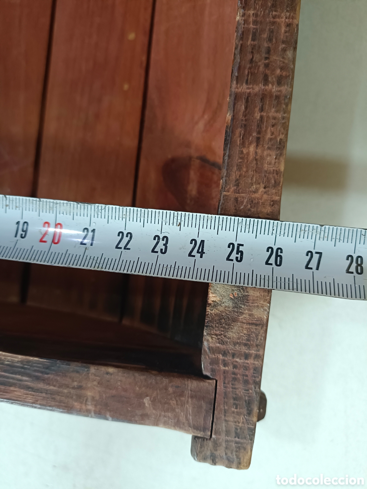 Antig&uuml;edades: Antigua tapadera de madera de un baul - Foto 20
