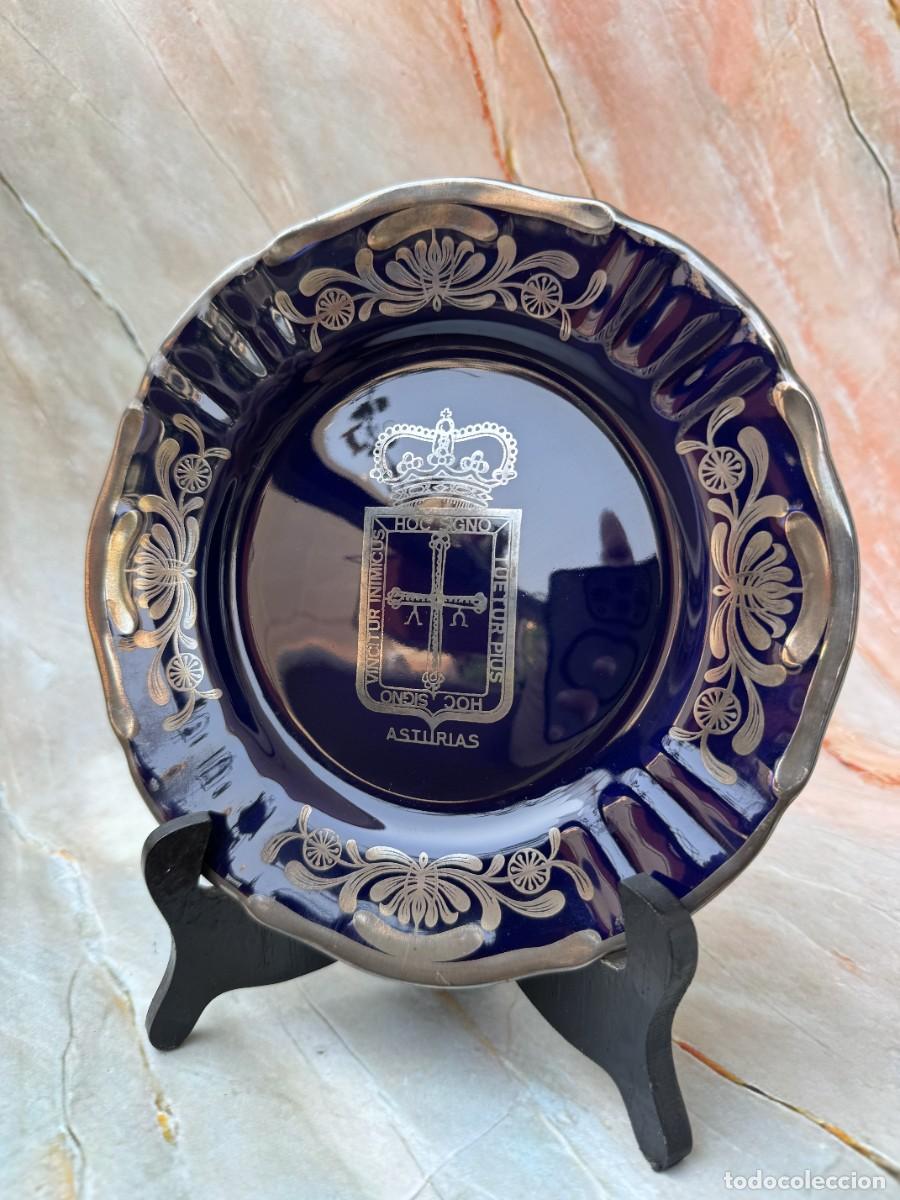 Antig&uuml;edades: Plato vintage de Asturias: recuerdo de cer&aacute;mica azul cobalto