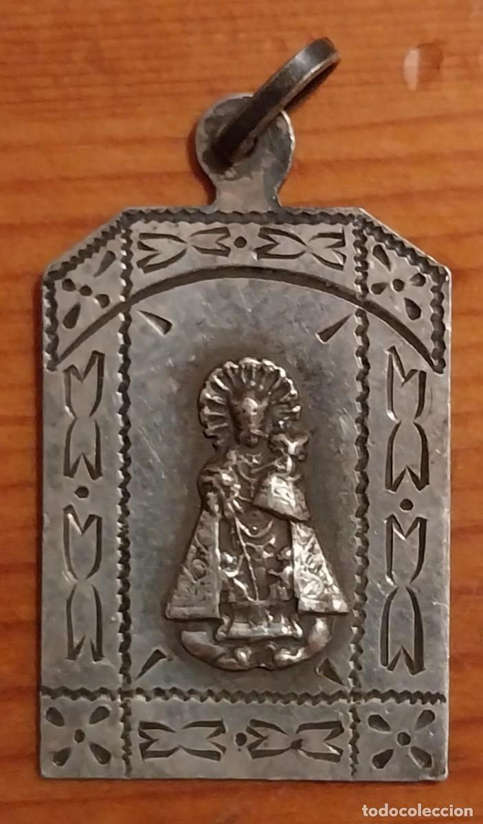 Antiquit&eacute;s: Antigua medalla de la Virgen de los Desamparados. Valencia. Plata.