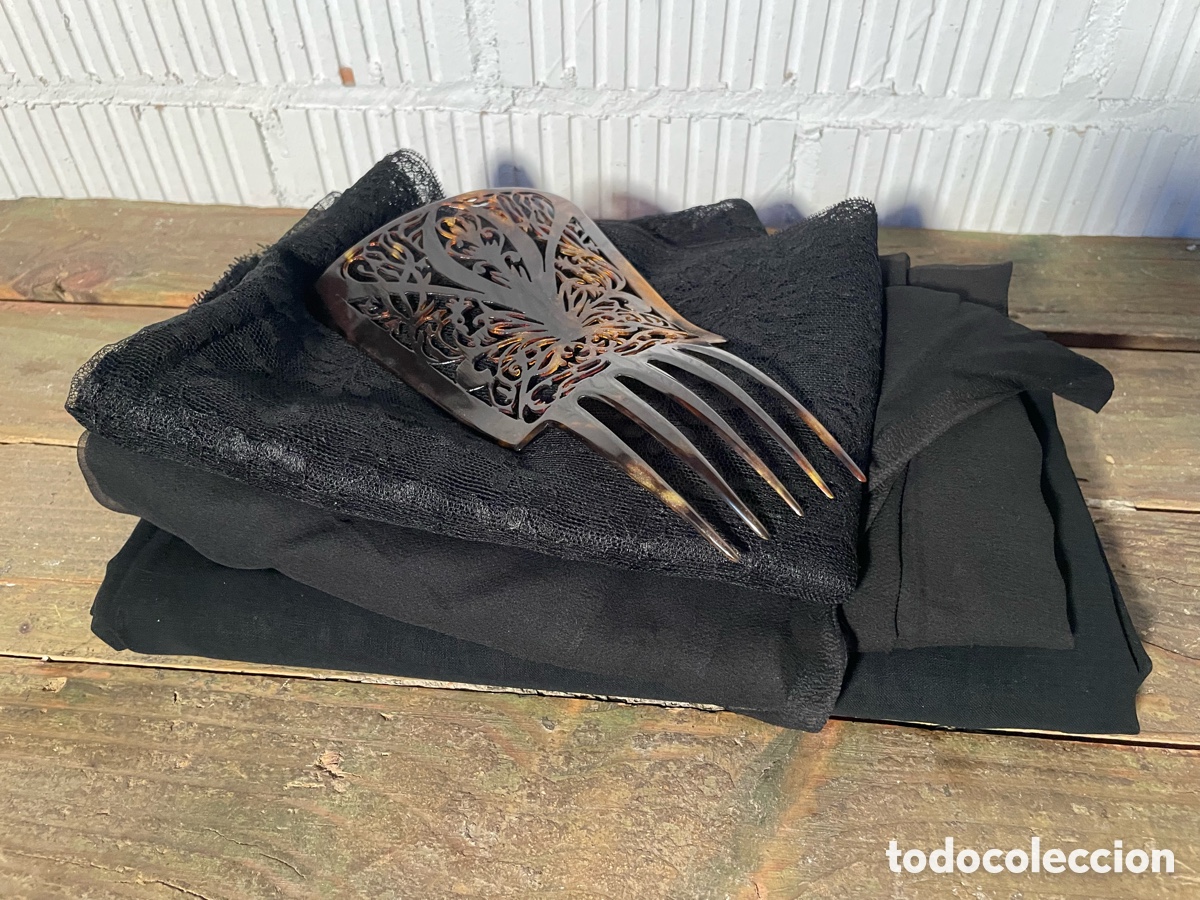 Antig&uuml;edades: CONJUNTO PEINETA S&Iacute;MIL CAREY, MANTILLA, CHAL Y GASA DE LUTO. DUELO. PRINCIPIOS SIGLO XX.