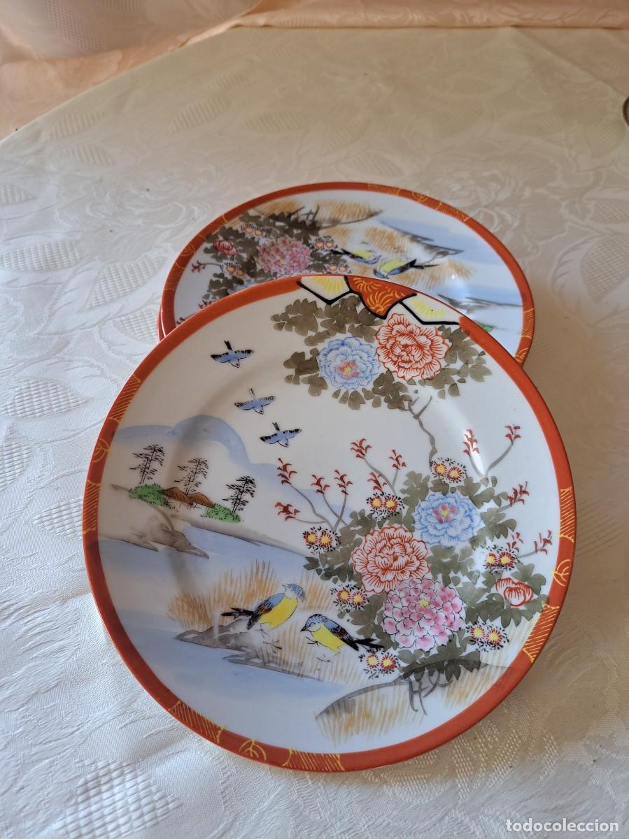 Antig&uuml;edades: Lote de 4 platos de postre de porcelana china, pintados a mano, aves y flores. sellados.
