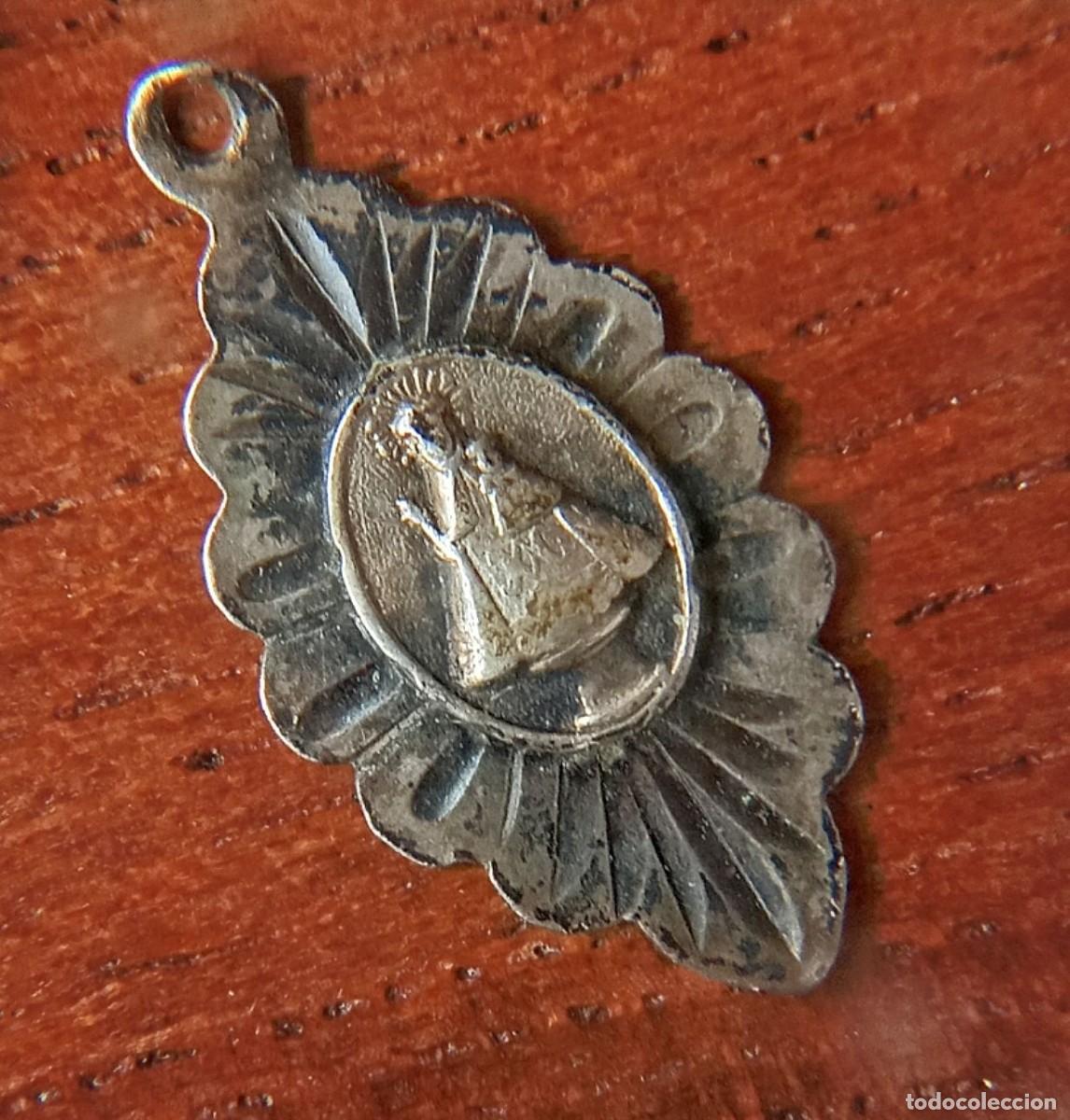 Antig&uuml;edades: Medalla Mare de D&eacute;u de Paller. Bag&agrave;. Bergued&agrave;