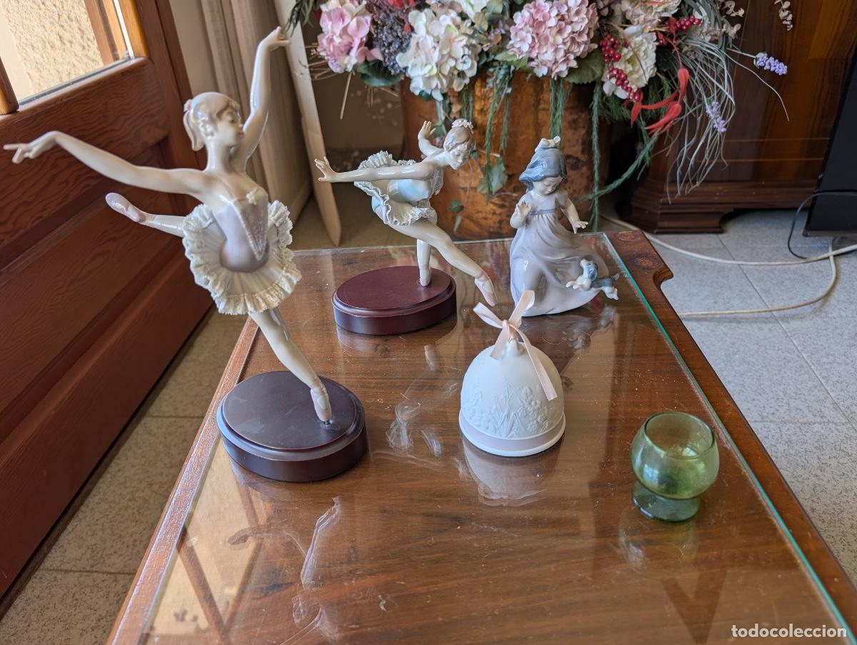 Antig&uuml;edades: Lote de Figuras Originales Lladr&oacute; &ndash; 2 Bailarinas, Ni&ntilde;a con Perro y Campana de Porcelana