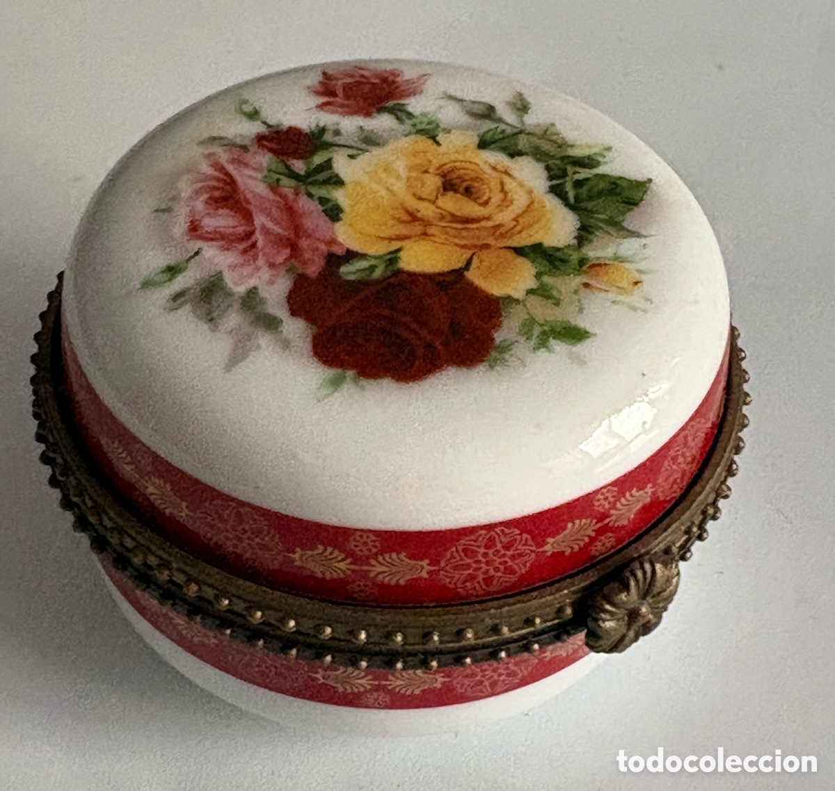 Antiguidades: CAJITA DE PORCELANA VINTAGE. FINE PORCELAIN. REDONDA.