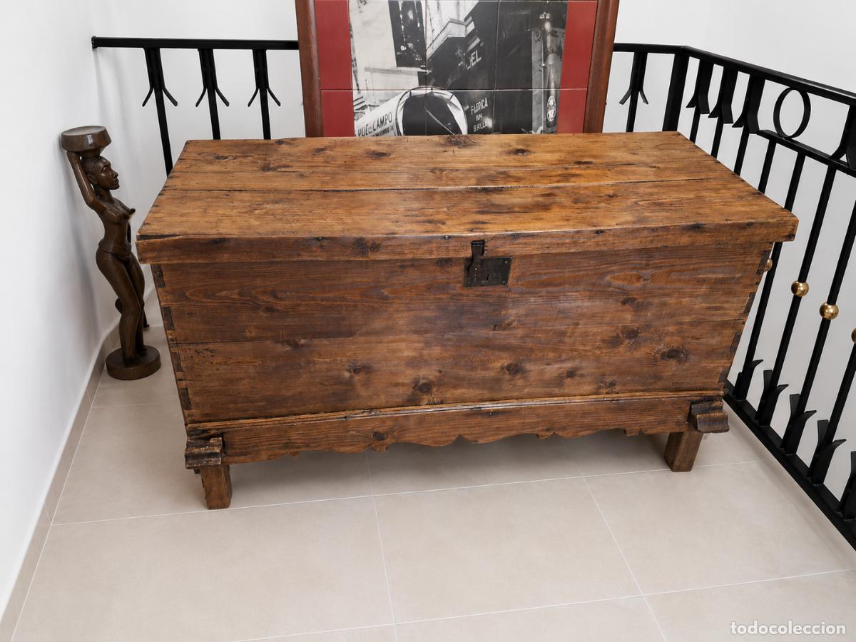 Antig&uuml;edades: Antiguo baul arca de madera maciza