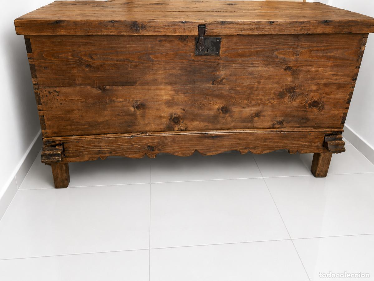 Antig&uuml;edades: Antiguo baul arca de madera maciza - Foto 2