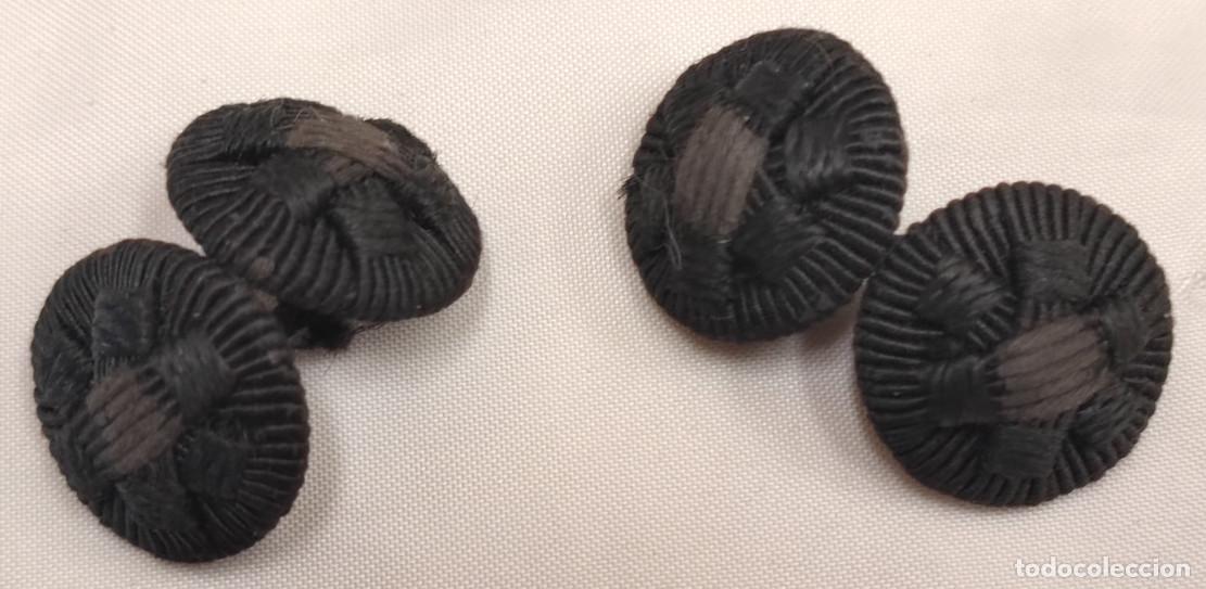 Antiquit&eacute;s: 2 PAREJAS DE BOTONES ANTIGUOS, DOBLE BOTON FORRADOS DE HILO, SIGLO XIX, NEGROS