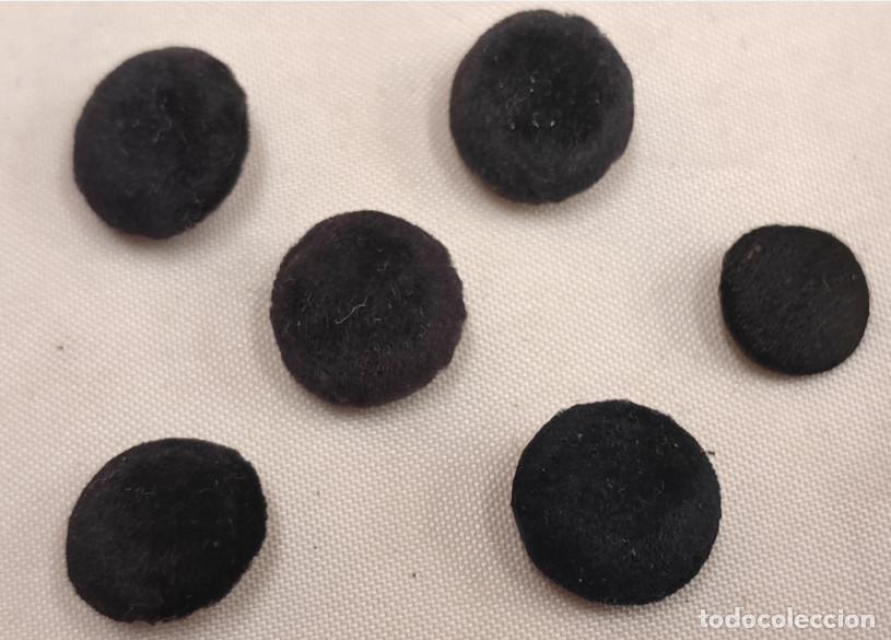 Antiques: JUEGO DE 6 BOTONES ANTIGUOS FORRADOS DE TERCIOPELO, SIGLO XIX, NEGROS