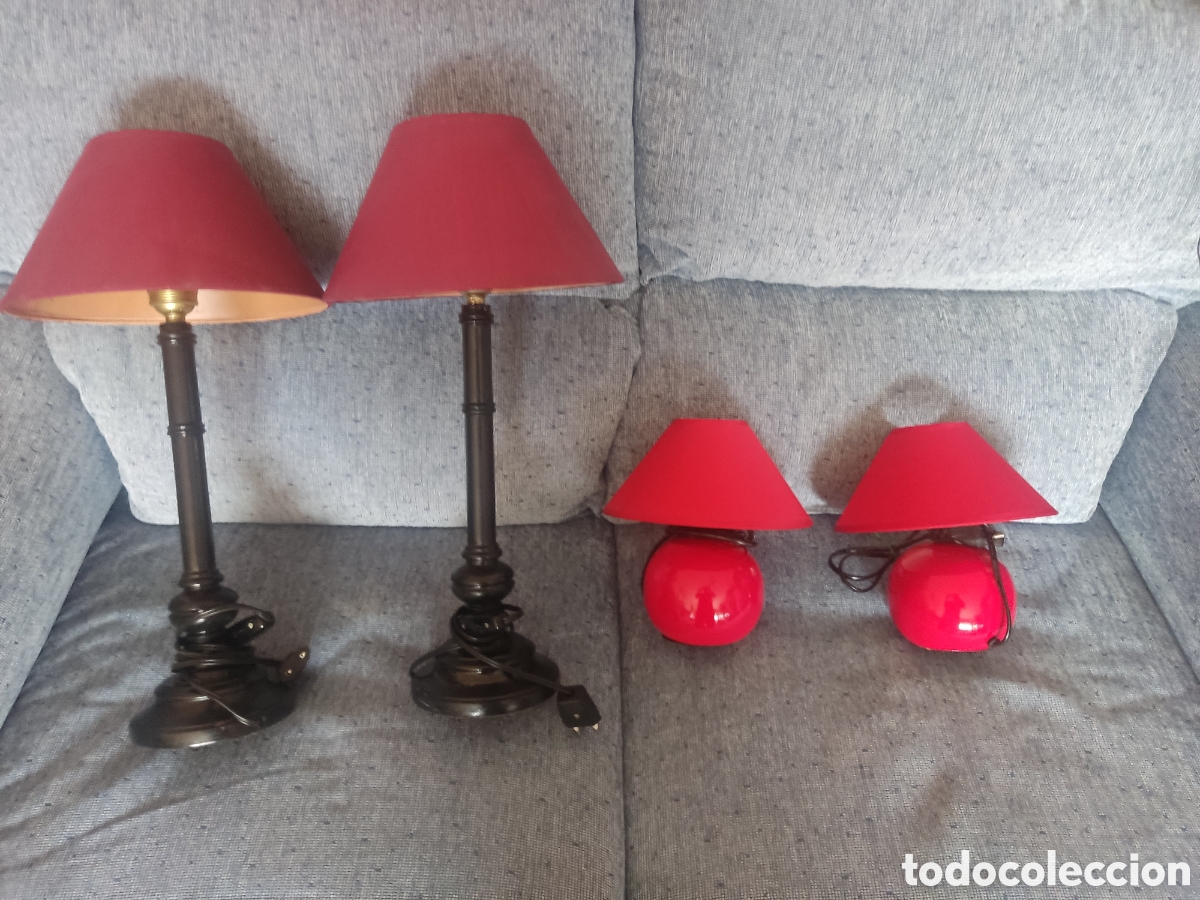 Antig&uuml;edades: Lote de 4 L&aacute;mparas de Mesa Rojas (Estilo Cl&aacute;sico / Vintage) &ndash; Juego Combinado