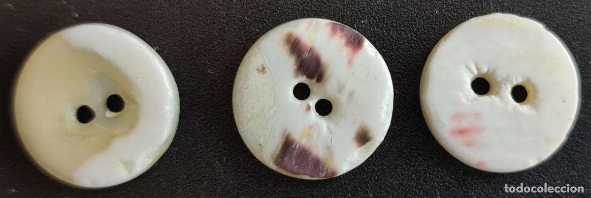 Antiquit&auml;ten: JUEGO DE 3 BOTONES ANTIGUOS DE MADREPERLA O NACAR, 13 MM