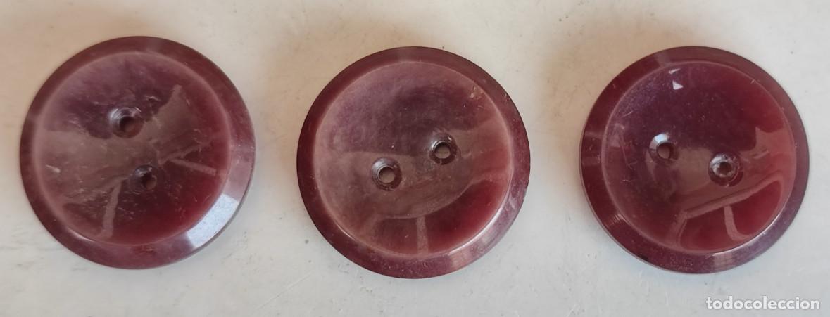 Oggetti Antichi: LOTE DE 3 BOTONES ANTIGUOS, 22 MM