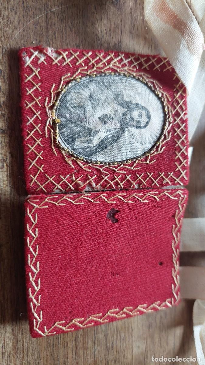 Antig&uuml;edades: Antiguo escapulario Sagrado Corazon