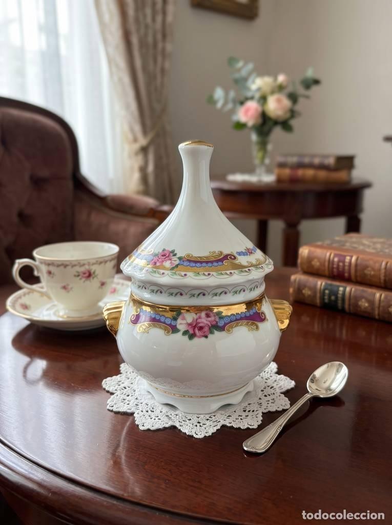 Antig&uuml;edades: SOPERA DE PORCELANA FRANCESA