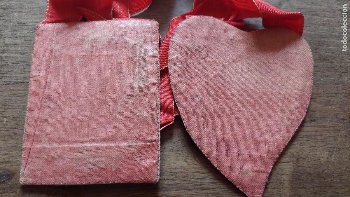 Antig&uuml;edades: Antiguo escapulario Coraz&oacute;n de Jesus bordado - Foto 2