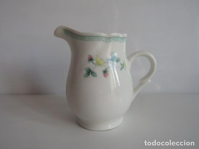 Antiguidades: PRECIOSA LECHERITA DE PORCELANA MADE IN CHINA - 10 CM
