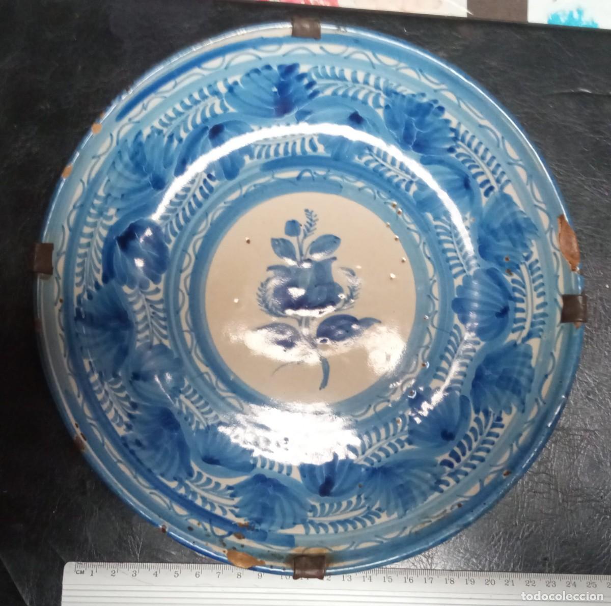 Antig&uuml;edades: Plato de loza de Manises, siglo XIX (Serie Azul - 30 cm)