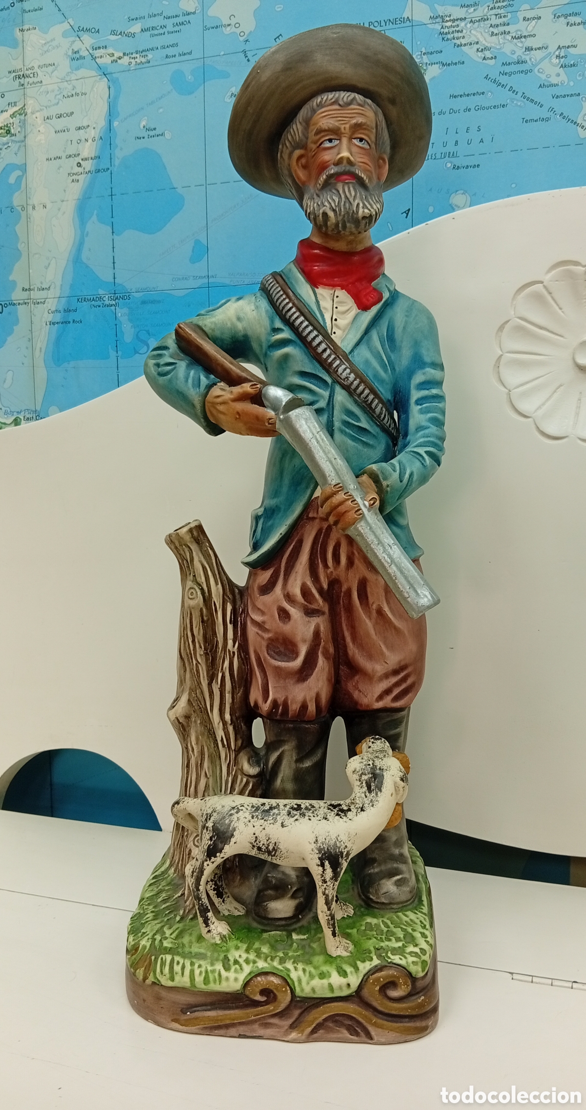 Antig&uuml;edades: Figura vintage de cazador de gran tama&ntilde;o