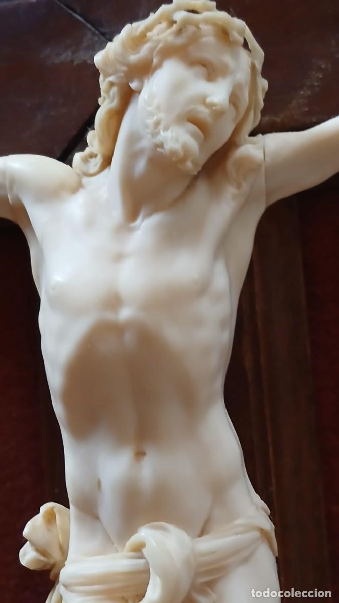 Antig&uuml;edades: Espectacular Cristo crucificado de marfil siglo XIX