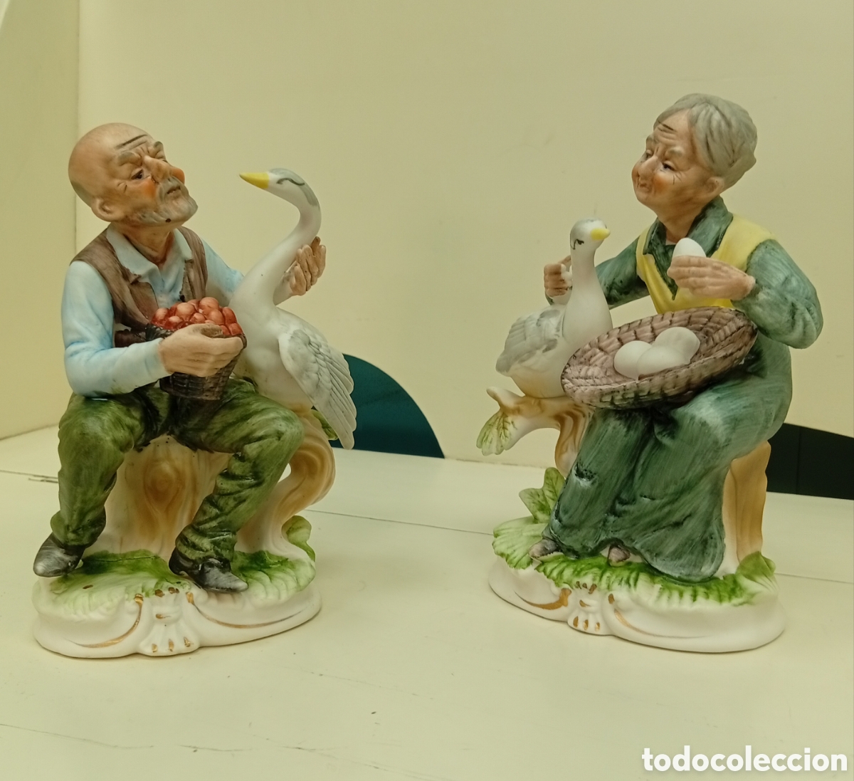 Antig&uuml;edades: Pareja porcelana biscuit a&ntilde;os 70