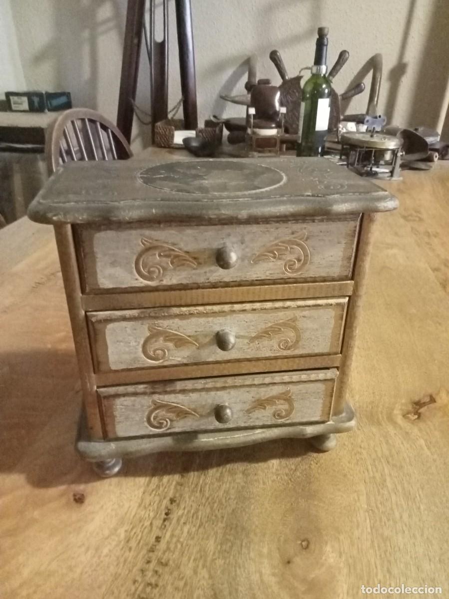 Antig&uuml;edades: MAGNIFICO JOYERO DE MADERA CON CAJONES Y CAJA MUSICAL EXCELENTE OBJETO