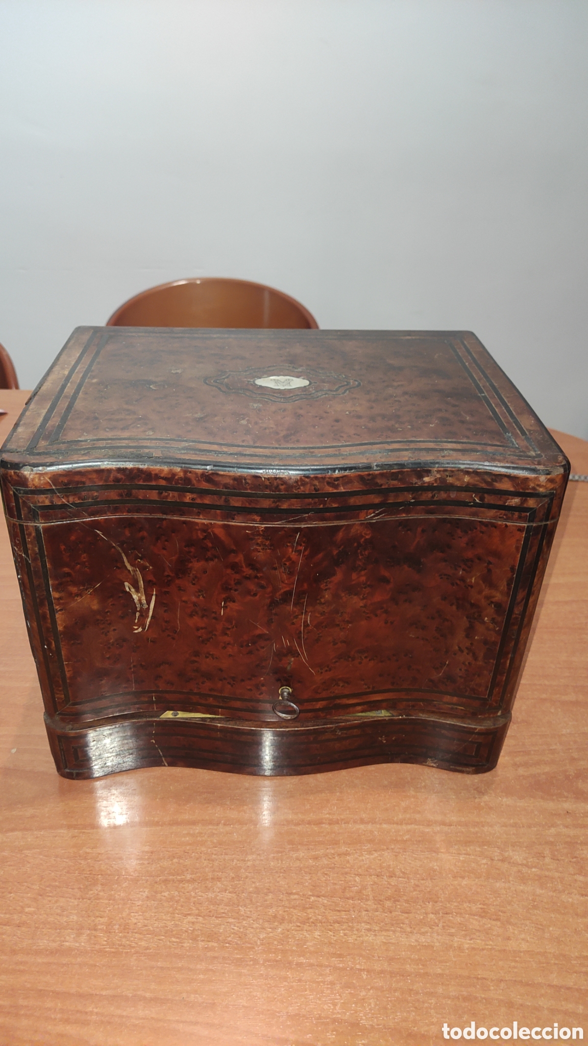 Antig&uuml;edades: Antigua caja licorera Napole&oacute;n III, siglo XIX