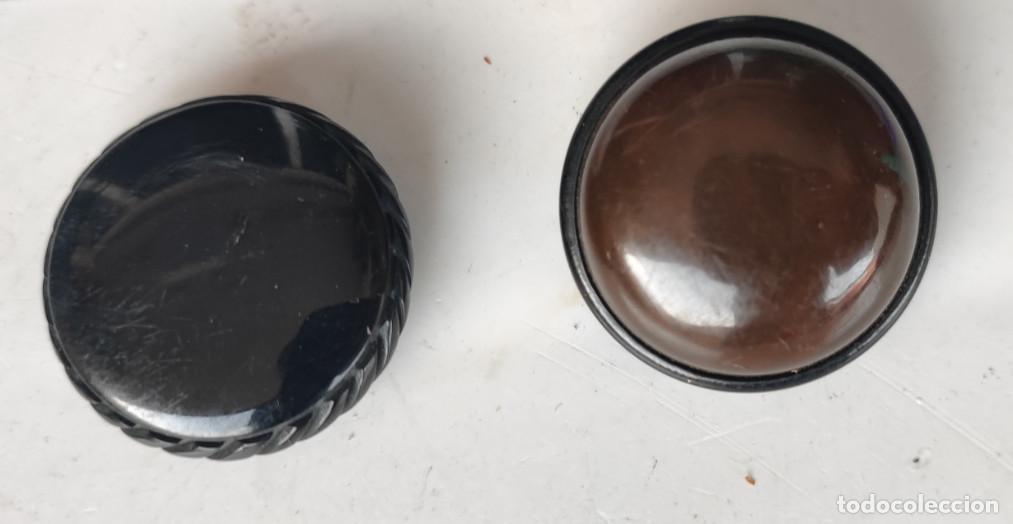 Antiquit&eacute;s: LOTE DE 2 BOTONES ANTIGUOS GRANDES