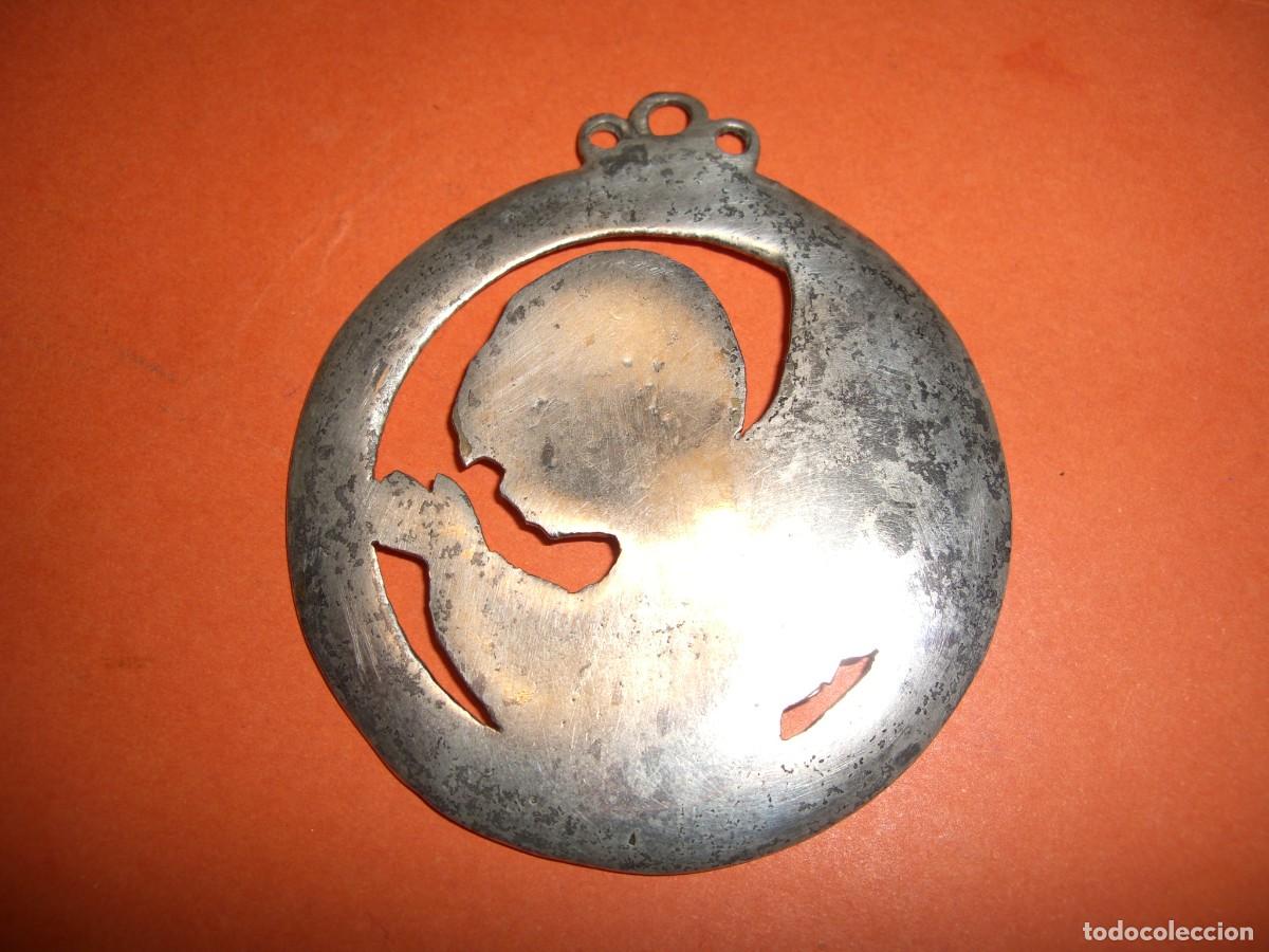 Antig&uuml;edades: MEDALL&Oacute;N DE CUNA EN PLATA DE LEY - Foto 2