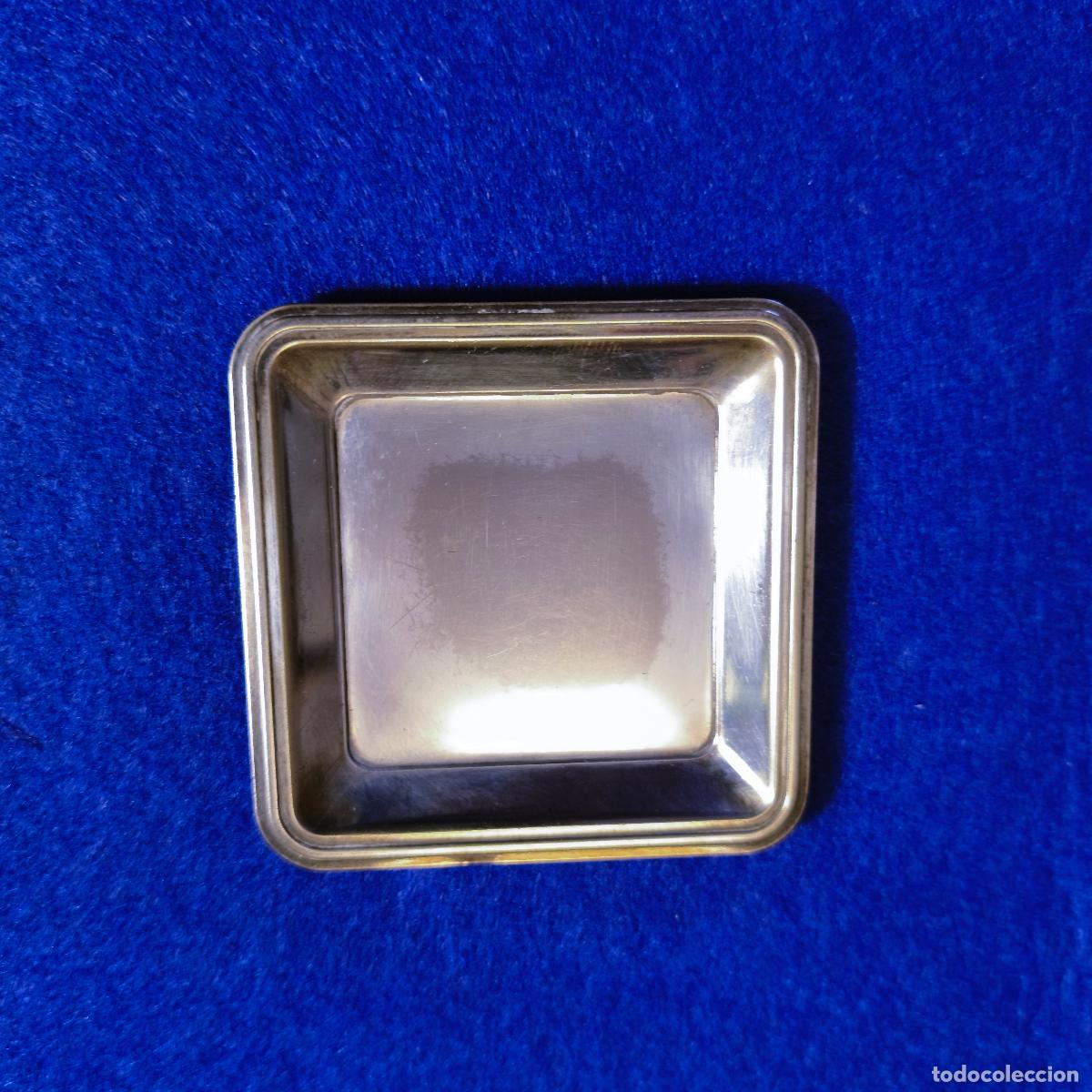 Antiquit&eacute;s: BANDEJA DE ALPACA PLATEADA TEMA CUADRADO. MED. 7 X 7 CMS