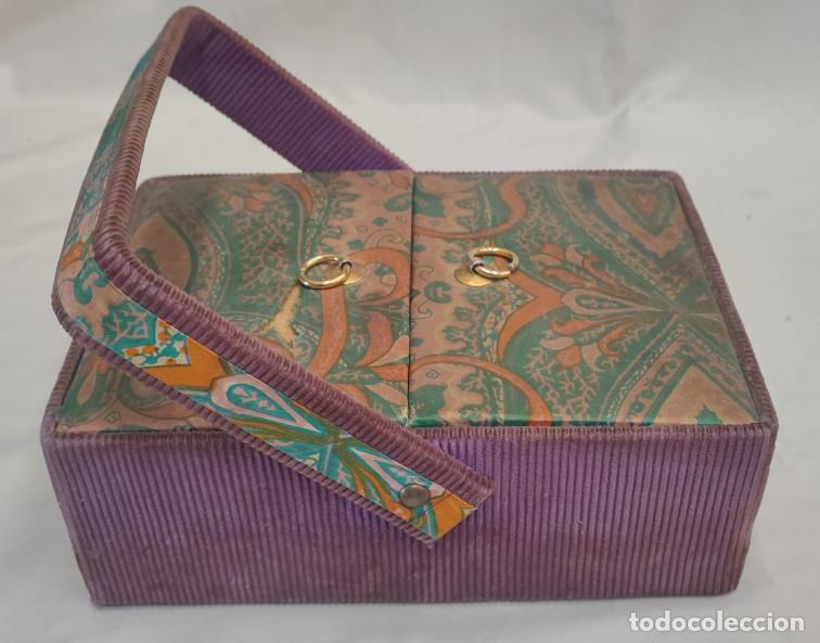 Antiquit&auml;ten: ANTIGUO COSTURERO O CAJA DE COSTURA