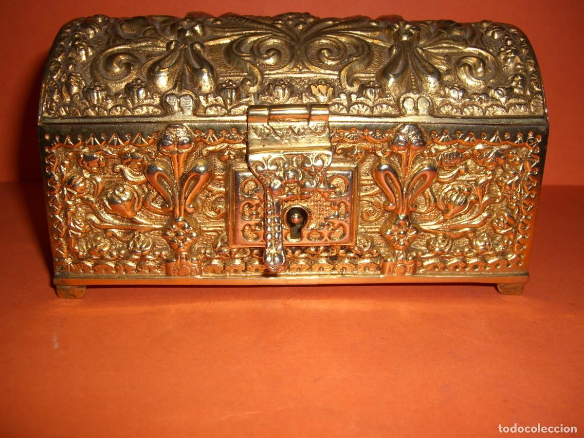 Antig&uuml;edades: COFRE JOYERO BRONCE. - Foto 2