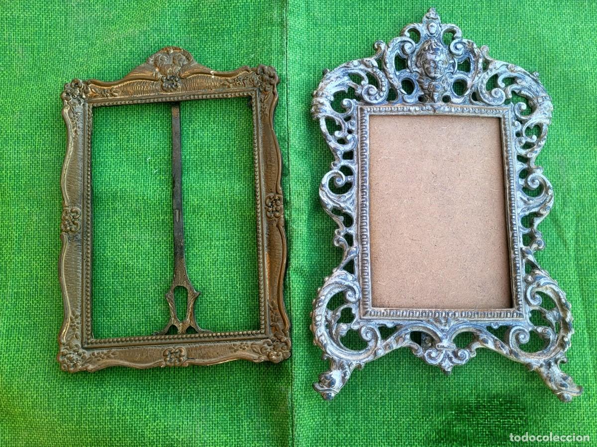 Antig&uuml;edades: Dos marcos muy antiguos de estilo barroco: uno de bronce y el otro de peltre.