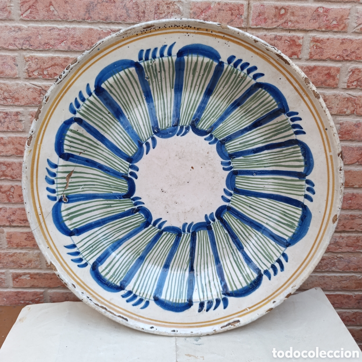 Antig&uuml;edades: Manises,gran plato antiguo 30 cm ,pieza tradicional Manises