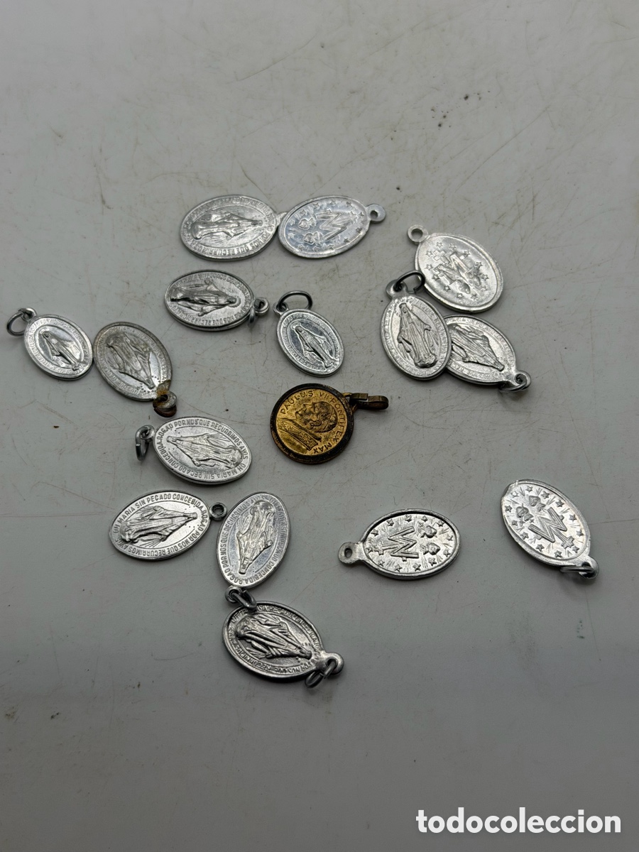 Antig&uuml;edades: Lote de Medallas Religiosas - Foto 2