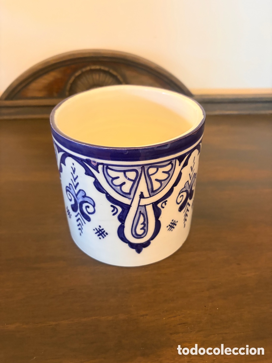 Antig&uuml;edades: Antiguo macetero de cer&aacute;mica de Talavera - Foto 2