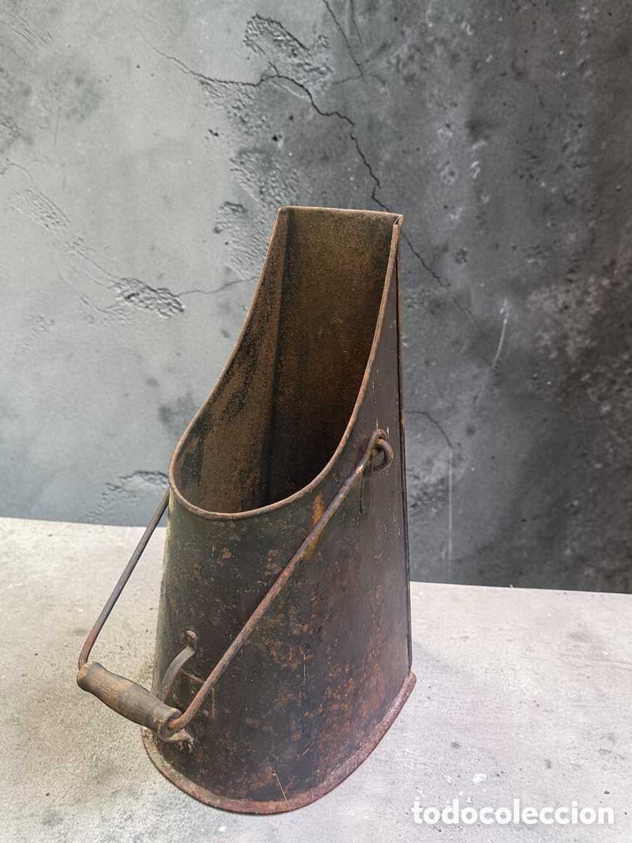 Antig&uuml;edades: Antiguo cubo de carb&oacute;n