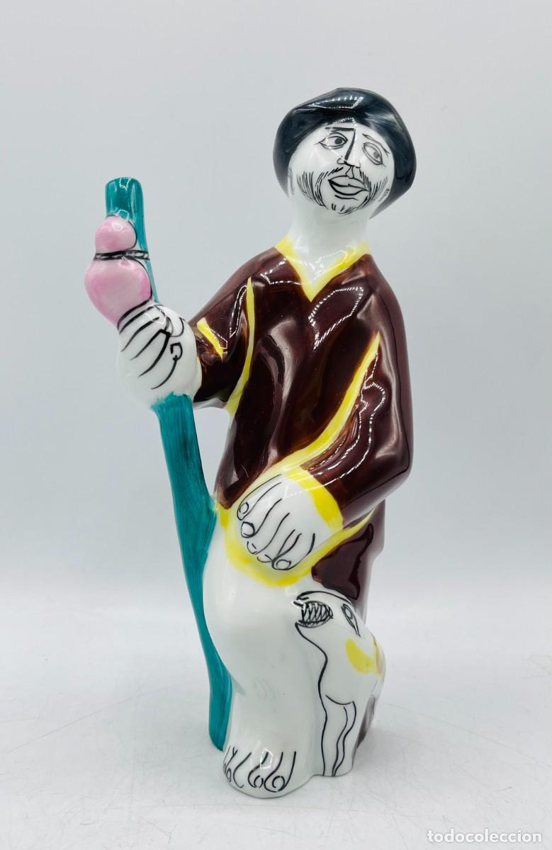 Antig&uuml;edades: Figura de porcelana Castro Galicia San Roque peregrino con perro y bord&oacute;n policromada