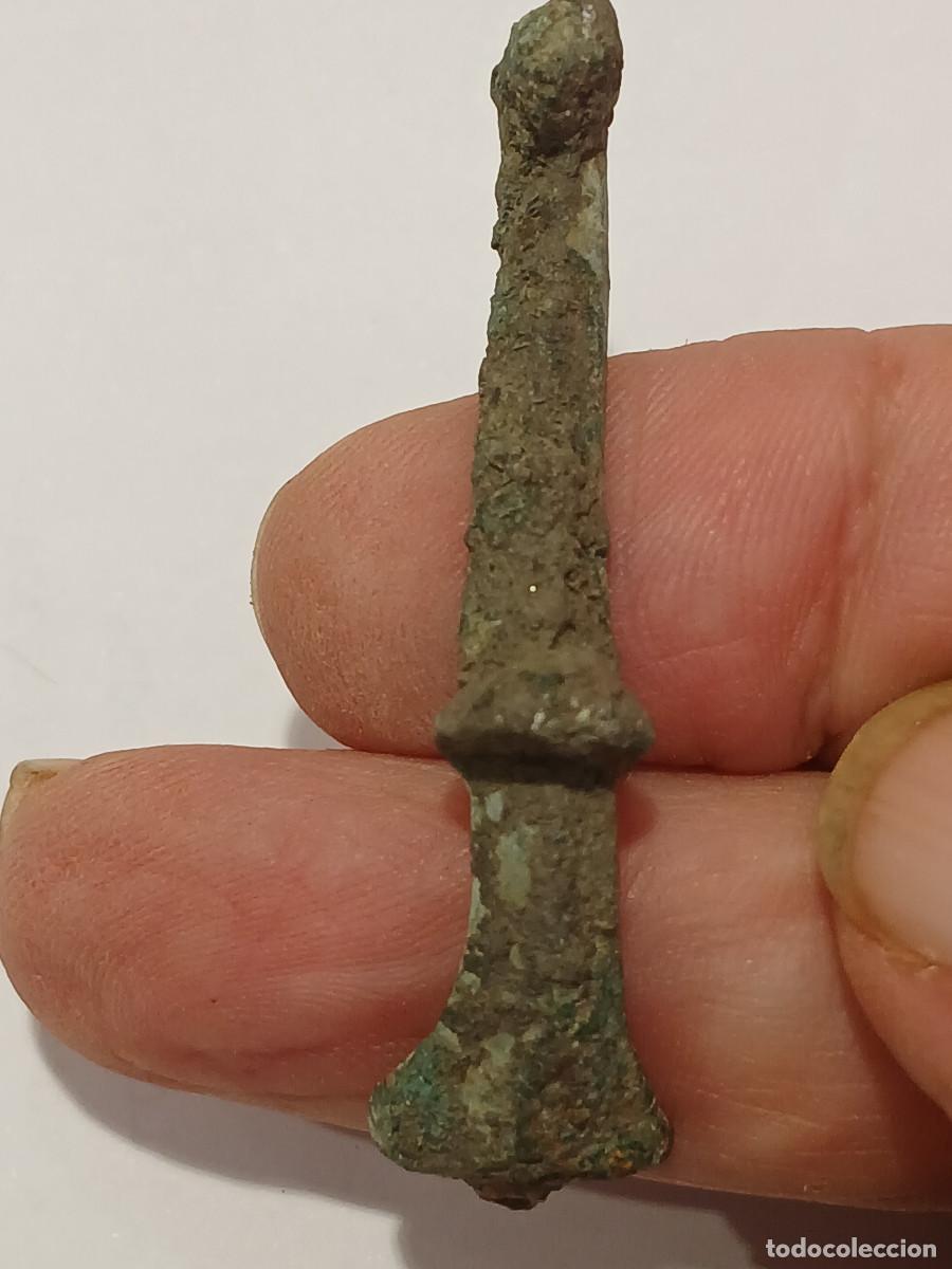 Antig&uuml;edades: FIBULA ROMANA. SIGLO II-IV DC.