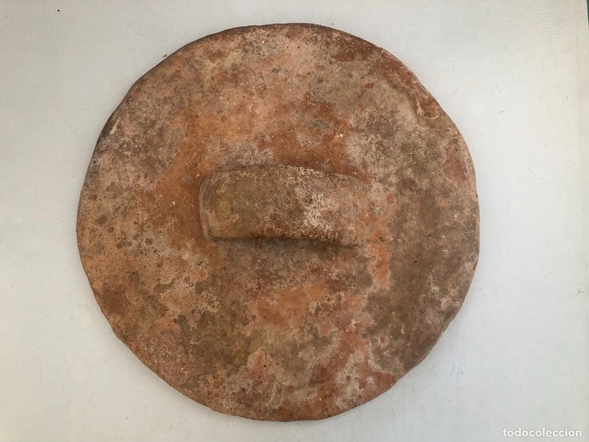 Antig&uuml;edades: TAPA DE CER&Aacute;MICA ARAGONESA PARA TINAJA, DIAMETRO 27 CM.