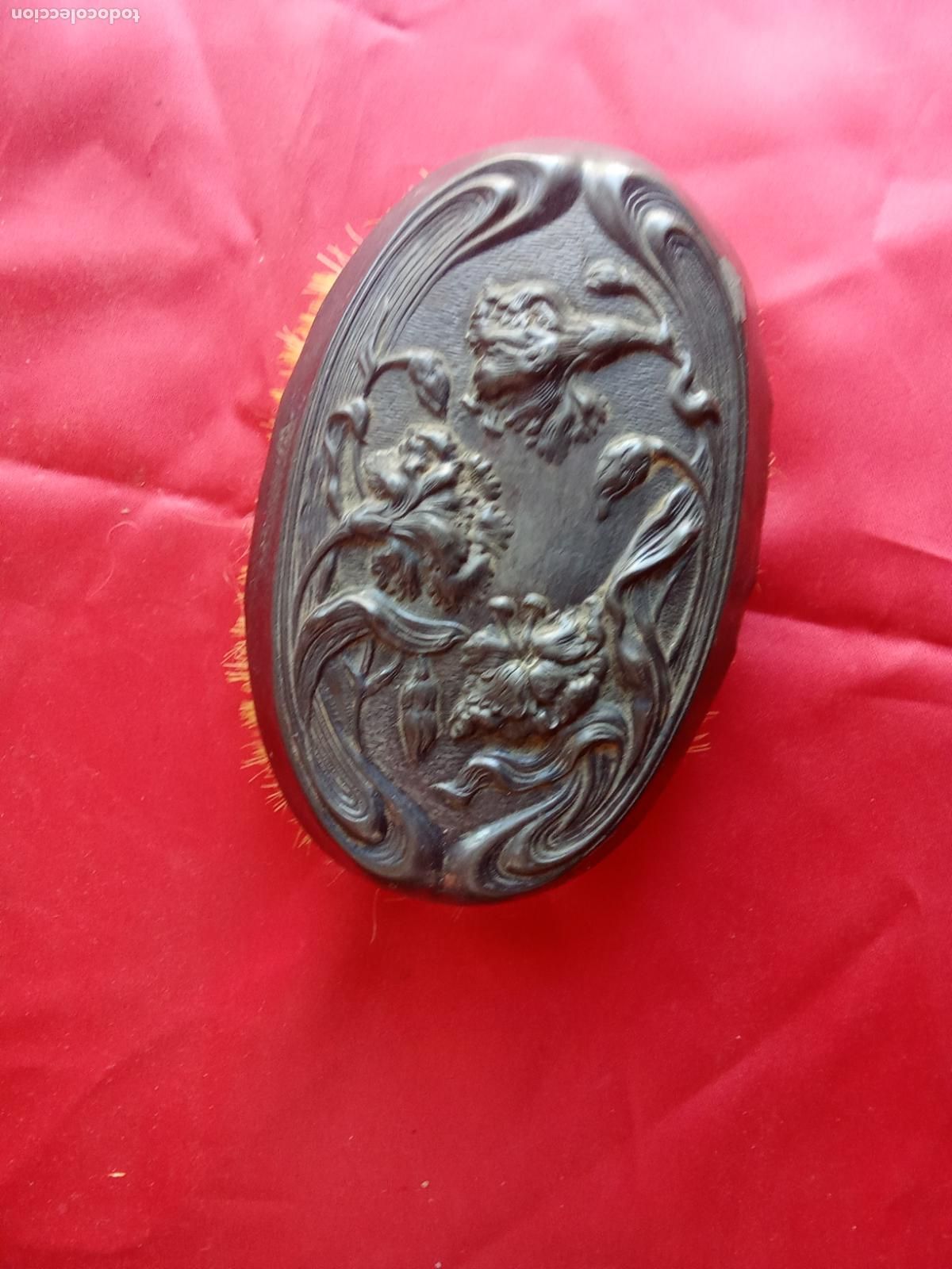 Antig&uuml;edades: Cepillo de peltro victoriano, marca Empire Art Silver. Vitrina 1
