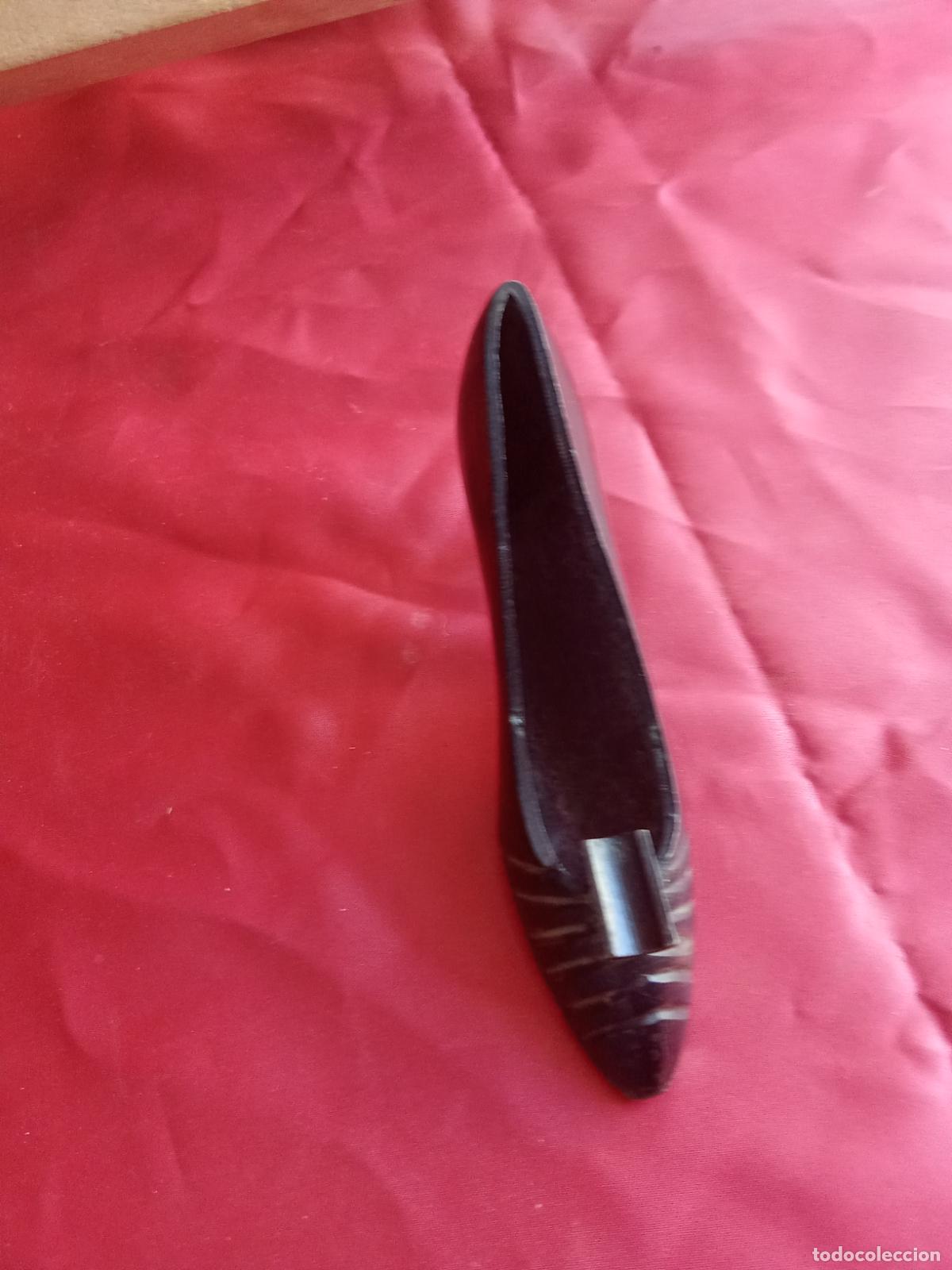 Antig&uuml;edades: Zapato cenicero de metal coleccion. Alta calidad Vitrina 1